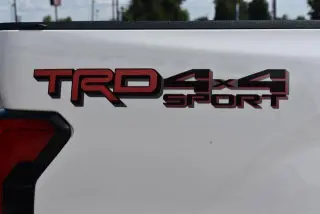 Toyota Tundra 2023 4x4 SR5 4dr CrewMax Cab Pickup SB