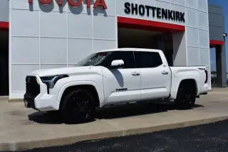 Toyota Tundra 2023 4x4 SR5 4dr CrewMax Cab Pickup SB