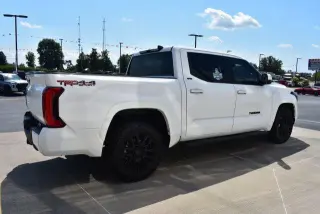 Toyota Tundra 2023 4x4 SR5 4dr CrewMax Cab Pickup SB