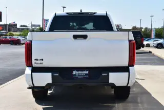 Toyota Tundra 2023 4x4 SR5 4dr CrewMax Cab Pickup SB