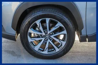 Toyota Corolla Cross 2024 XLE 4dr Crossover