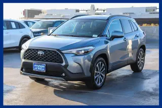 Toyota Corolla Cross 2024 XLE 4dr Crossover