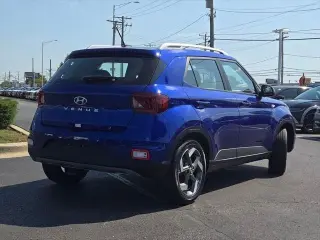Hyundai VENUE 2024 Limited 4dr Crossover