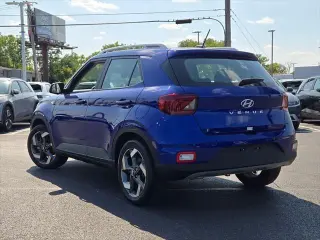 Hyundai VENUE 2024 Limited 4dr Crossover