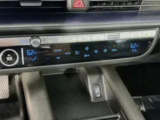 Hyundai IONIQ 6 2024 SE 4p Sedan
