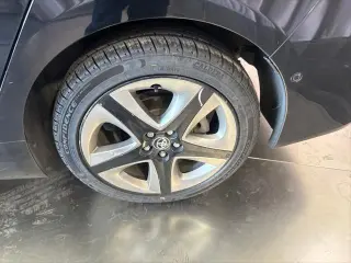 Toyota Prius 2022 XLE 4dr Hatchback