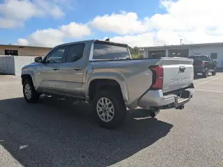Toyota Tacoma 2025 4x4 SR5 4p Cabina Doble Doble 5.0 ft SB