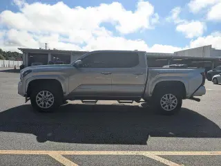 Toyota Tacoma 2025 4x4 SR5 4p Cabina Doble Doble 5.0 ft SB