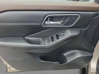 Nissan Rogue 2021 Platino Todo Terreno 4p AWD