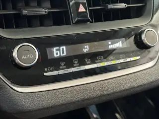 Toyota Corolla Hybrid 2025 LE 4dr Sedan