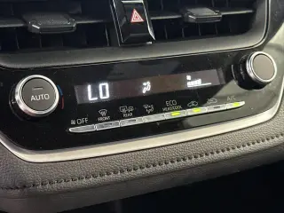 Toyota Corolla Hybrid 2025 SE 4dr Sedan