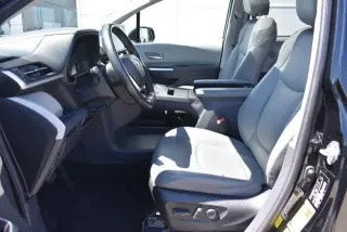 Toyota Sienna 2024 XLE 8-Pasajeros 4p Mini-Van