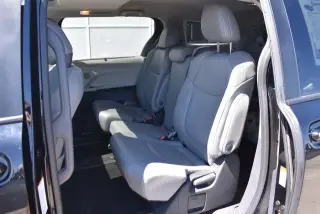 Toyota Sienna 2024 XLE 8-Pasajeros 4p Mini-Van