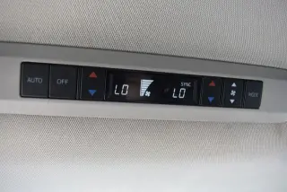Toyota Sienna 2024 XLE 8-Pasajeros 4p Mini-Van