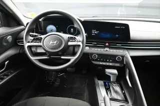 Hyundai ELANTRA 2024 SEL 4p Sedan
