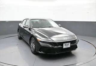 Hyundai ELANTRA 2024 SEL 4p Sedan