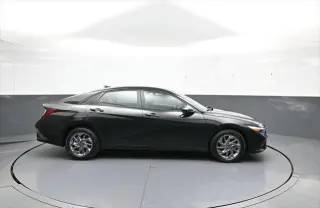 Hyundai ELANTRA 2024 SEL 4p Sedan