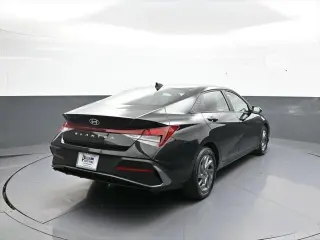 Hyundai ELANTRA 2024 SEL 4p Sedan