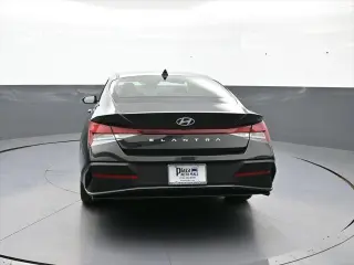 Hyundai ELANTRA 2024 SEL 4p Sedan