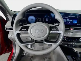 Hyundai ELANTRA 2024 SEL 4p Sedana