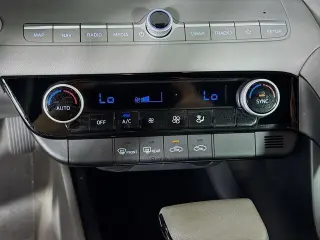 Hyundai ELANTRA 2024 SEL 4p Sedana
