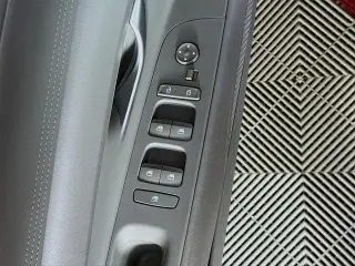 Hyundai ELANTRA 2024 SEL 4p Sedana