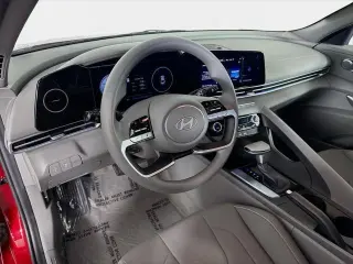 Hyundai ELANTRA 2024 SEL 4p Sedana