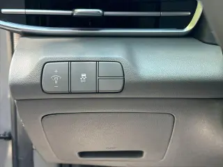 Hyundai ELANTRA 2024 SEL 4p Sedan