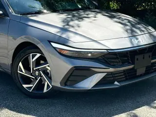 Hyundai ELANTRA 2024 SEL 4p Sedan