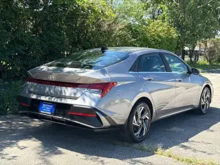 Hyundai ELANTRA 2024 SEL 4p Sedan