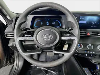 Hyundai ELANTRA 2025 SE Sedán 4 puertas