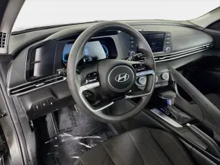 Hyundai ELANTRA 2025 SE Sedán 4 puertas