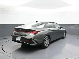 Hyundai ELANTRA 2025 SE 4dr Sedán