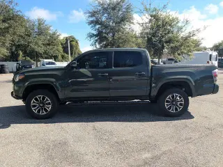 Toyota Tacoma 2022 4x2 TRD Todo Terreno 4p Doble Cabina 5.0 ft CB