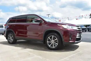 Toyota Highlander 2019 AWD XLE 4dr SUV