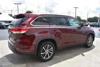 Toyota Highlander 2019 AWD XLE 4dr SUV
