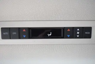Toyota Sienna 2024 XLE 8-Pasajeros 4p Mini-Van