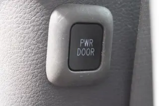 Toyota Sienna 2024 XLE 8-Pasajeros 4p Mini-Van