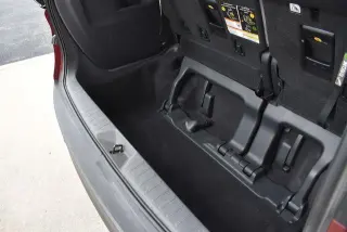 Toyota Sienna 2024 XLE 8-Pasajeros 4p Mini-Van
