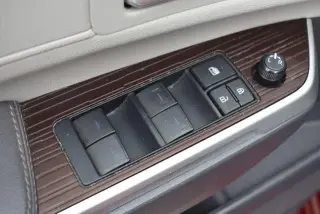 Toyota Sienna 2024 XLE 8-Pasajeros 4p Mini-Van