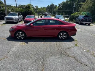 Hyundai ELANTRA 2023 SEL Sedán 4 puertas SULEV