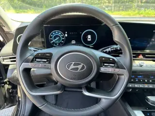 Hyundai ELANTRA 2025 Limited 4dr Sed an