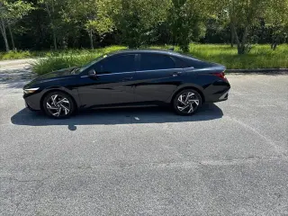 Hyundai ELANTRA 2025 Limited 4dr Sed an