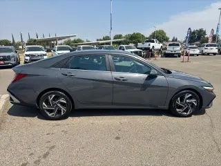 Hyundai ELANTRA 2024 Limited 4dr Sedán