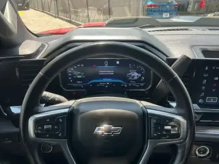 Chevrolet Silverado 1500 2023 4x4 LT Trail Boss 4p. Cabina de tripulación con 5.8 ft. SB