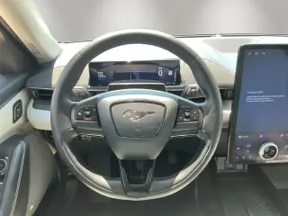 Ford Mustang Mach-E 2024 Premium 4p SUV