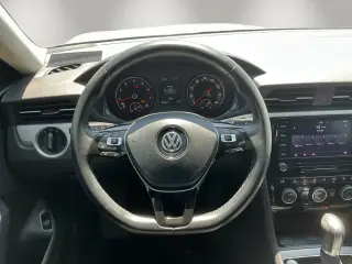 Volkswagen Passat 2020 SE 4p Sedan