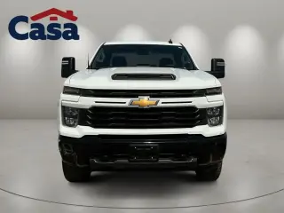 Chevrolet Silverado 2500HD 2024 4x4 Custom 4p Cubierta Doble SB