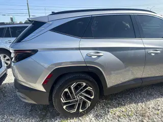 Hyundai TUCSON 2025 Limited 4dr SUV