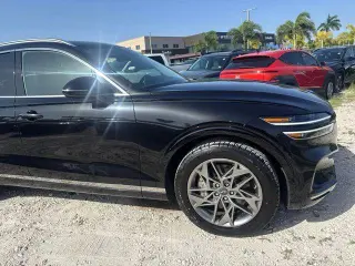 Genesis GV70 2025 AWD 2.5T Standard 4dr SUV
